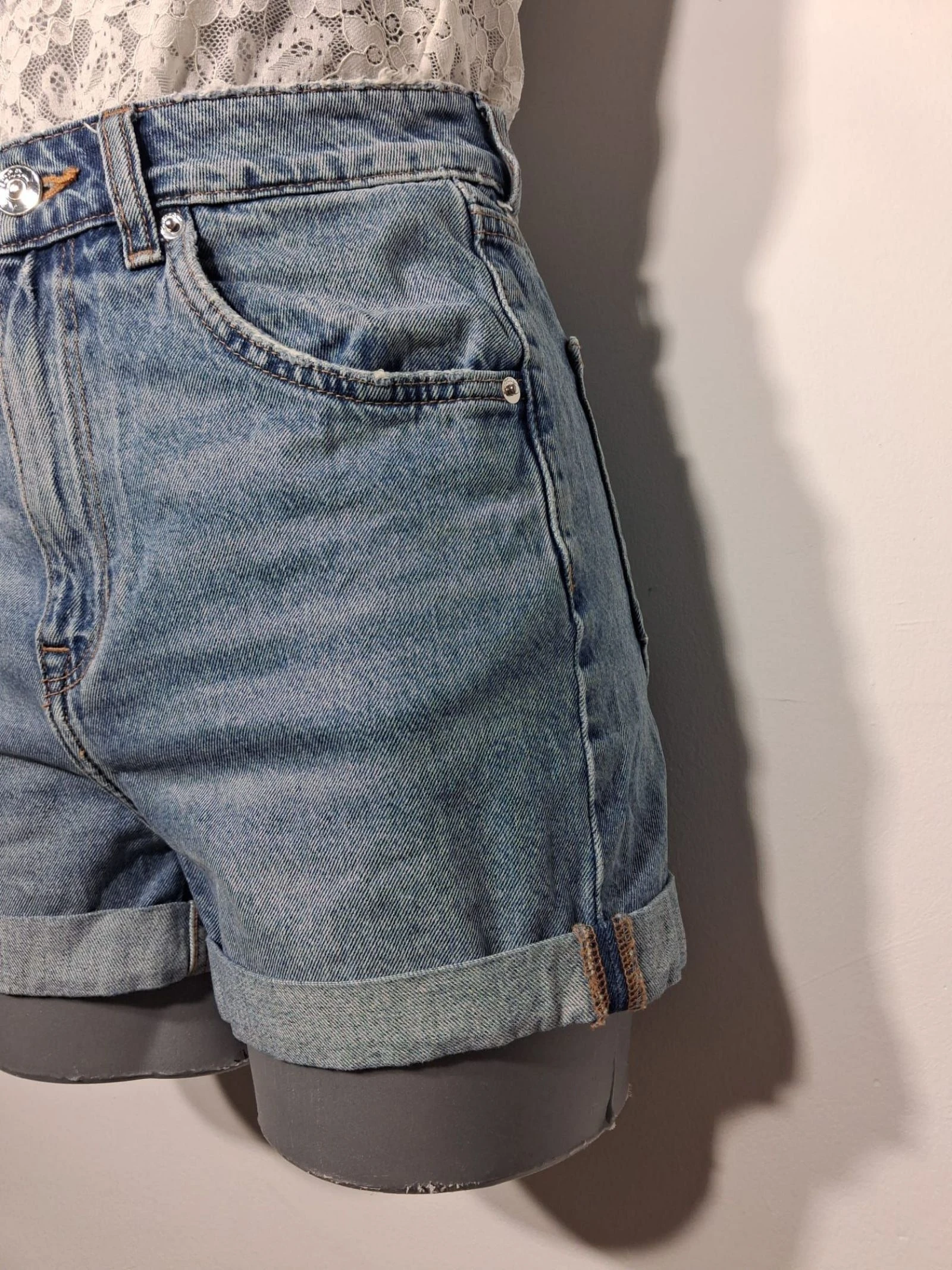 Shorts vaqueros H&M Divided tiro alto talla 34 – photo 4